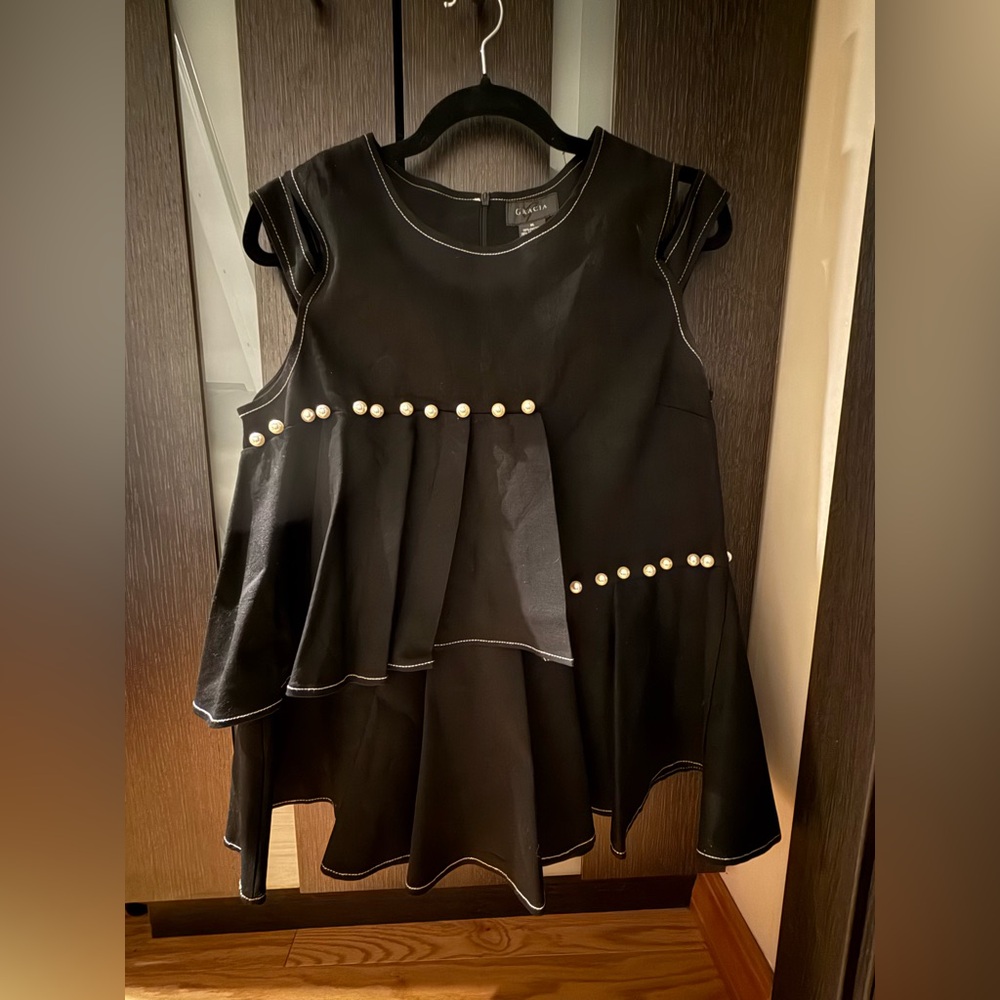 GRACIA Off the Shoulder Pearl Black Top Size XL.